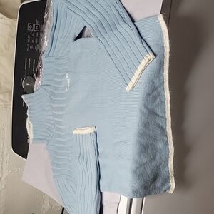 Sky Blue Crop Sweater, NWT,  Beautiful, Juniors  xxl
